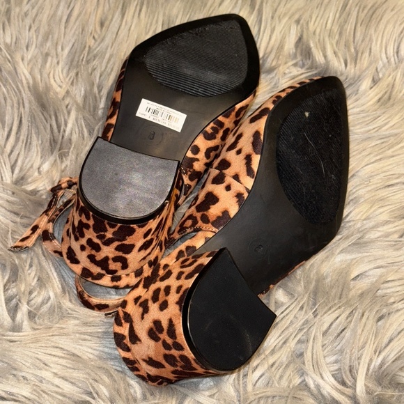 EUC Torrid Pointed Toe Slingback Pump Leopard Print Size 8W 8 Wide - Picture 9 of 10